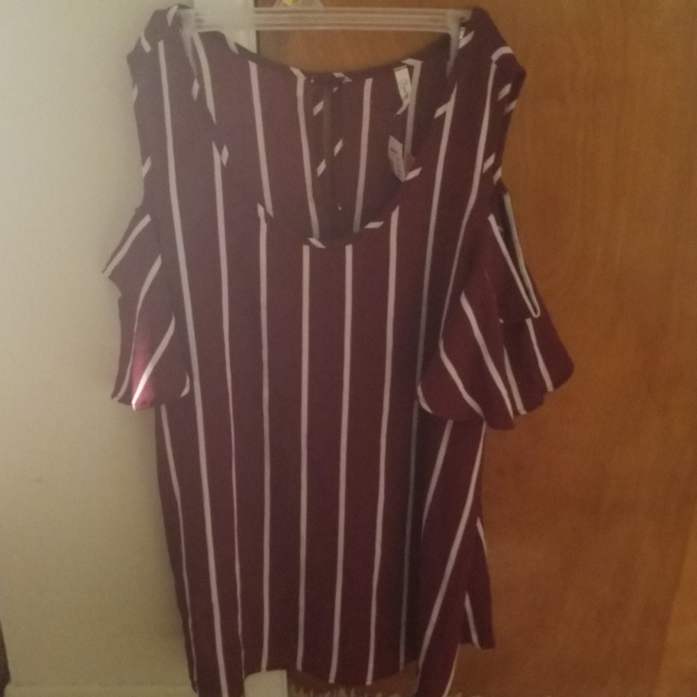 Cold shoulder top